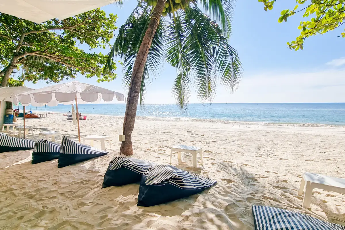 Beachfront day beds at Na Jomtien