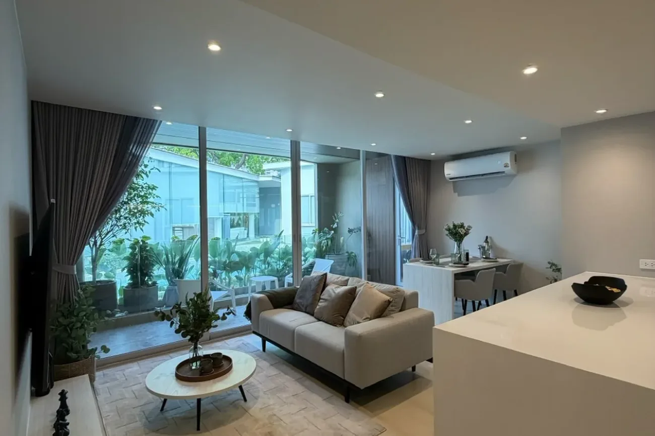 Show suite living room