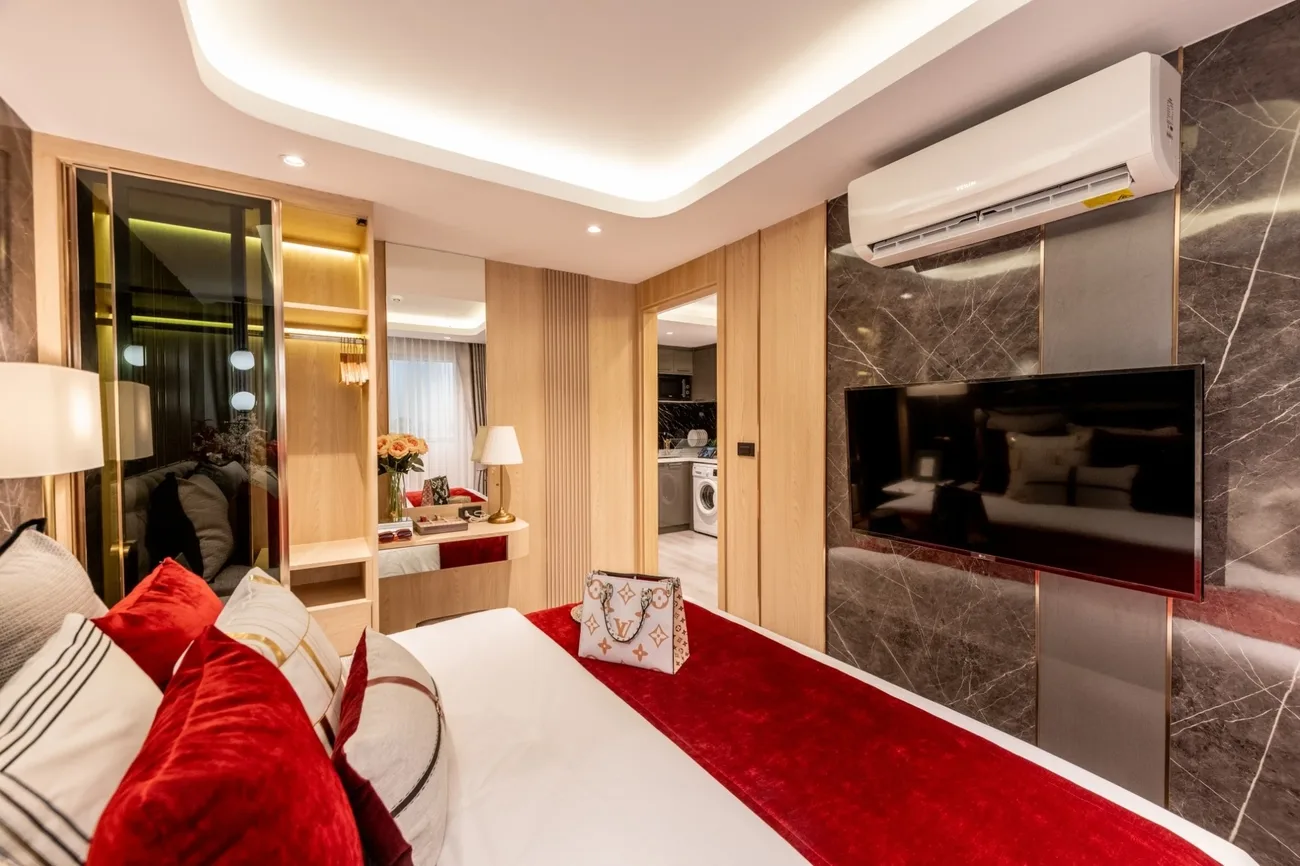 Fully furnished show suite bedroom at Pristine Park 3