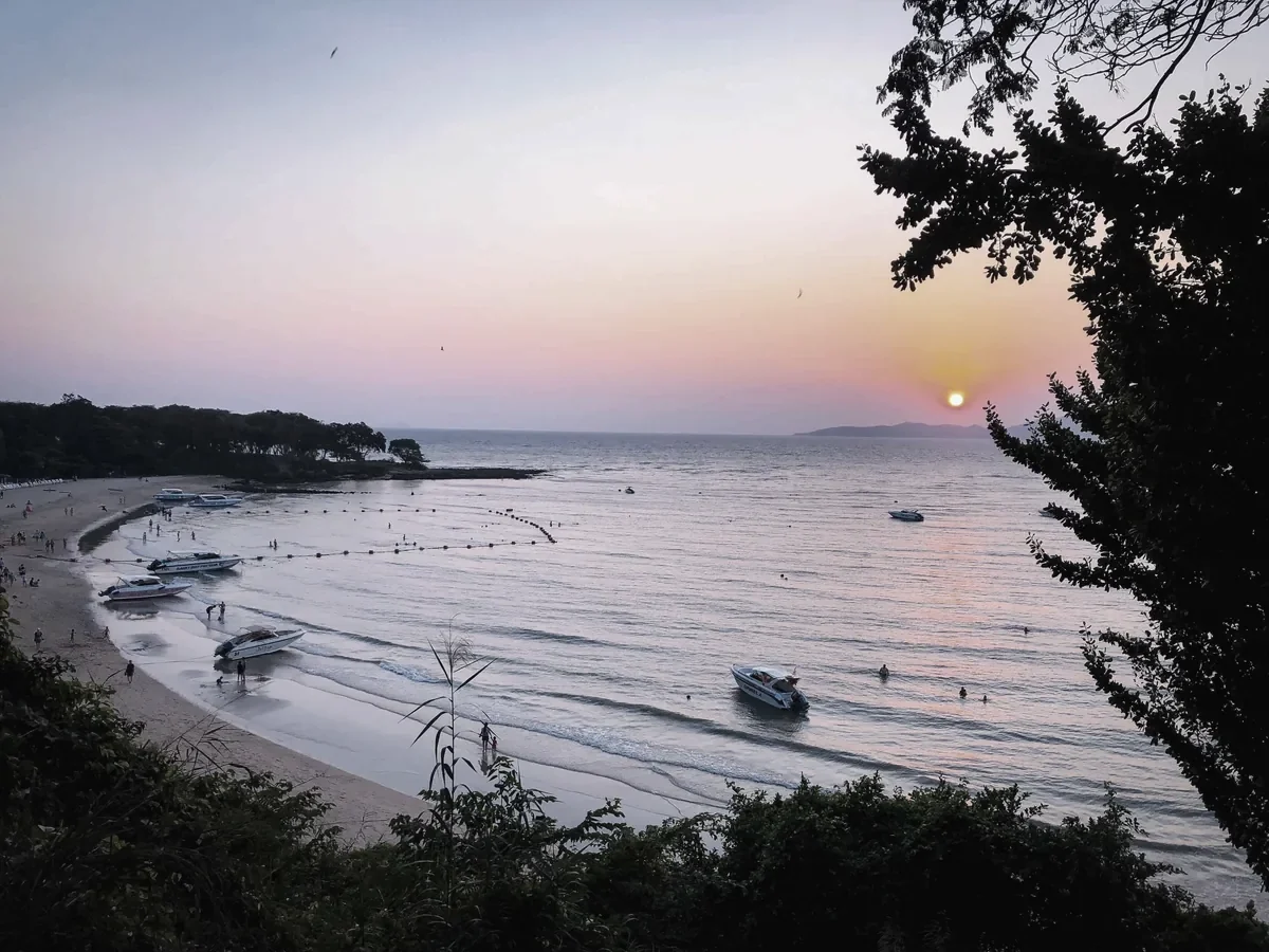 The coast at Pratumnak, Pattaya